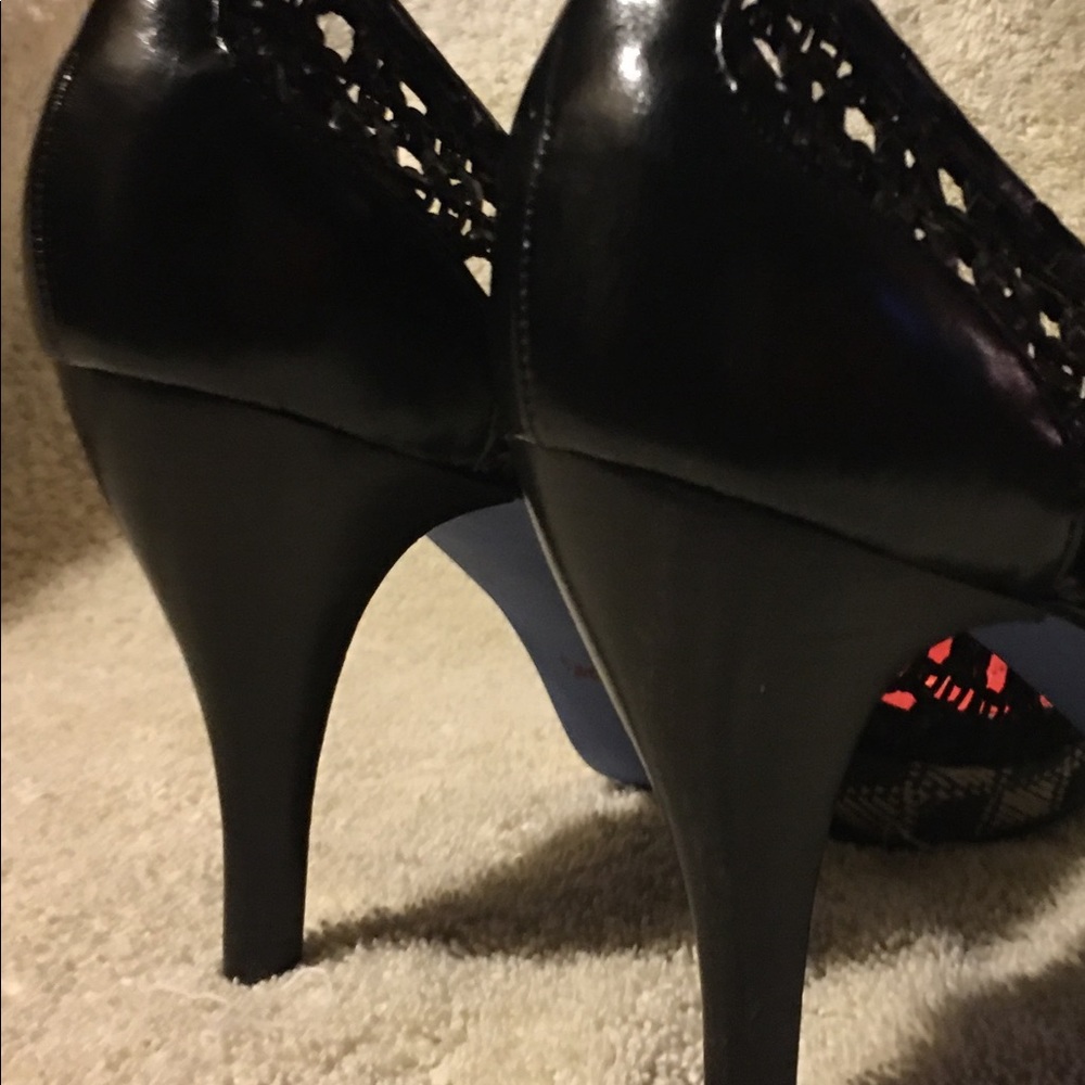 Poetic Licence Prickly Pear Black Pumps - Picture 7 of 8